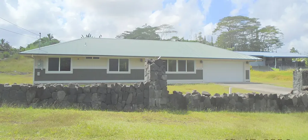 15-1990 28th Avenue Keaau HI 96749