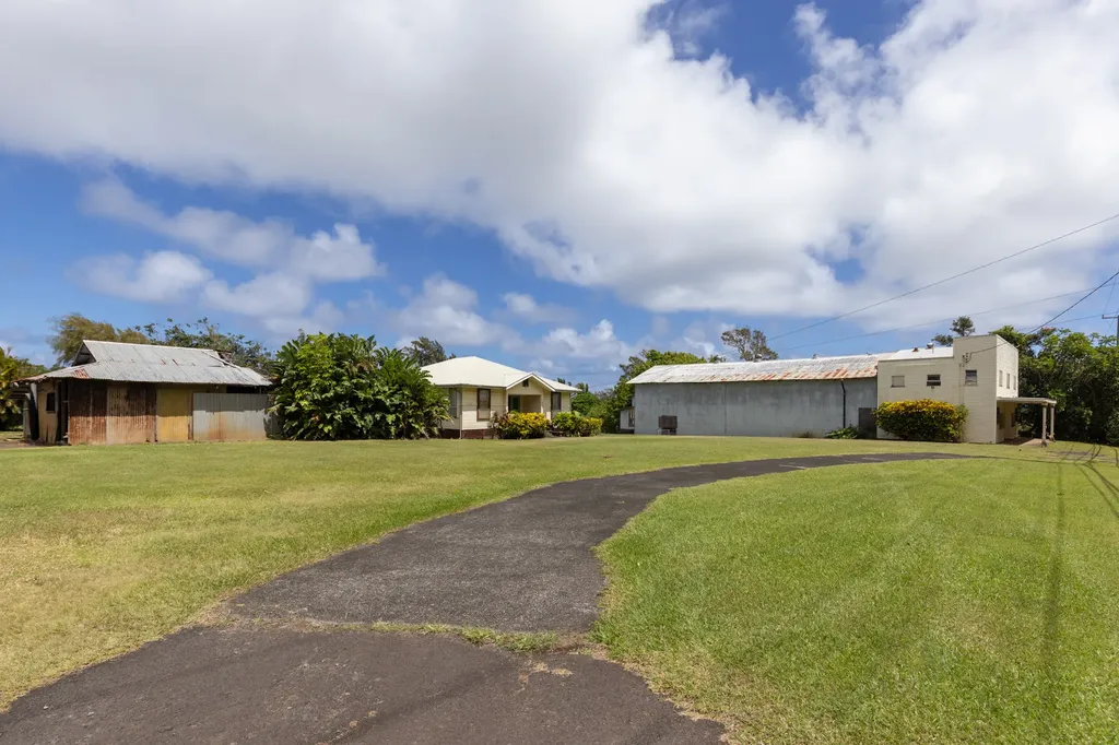 55-3345 Akoni Pule Highway Hawi HI 96719