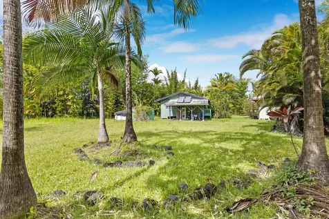 15-2056 32nd Avenue Keaau HI 96749