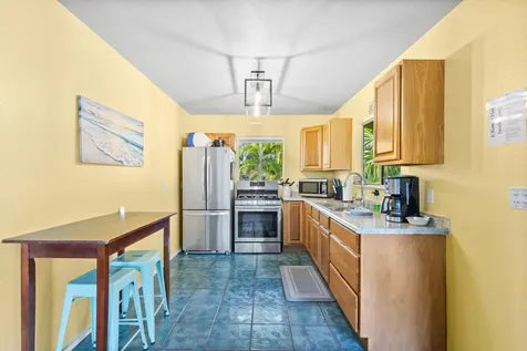 15-2056 32nd Avenue Keaau HI 96749