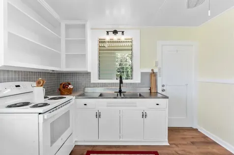 217 Haihai Street Hilo HI 96720