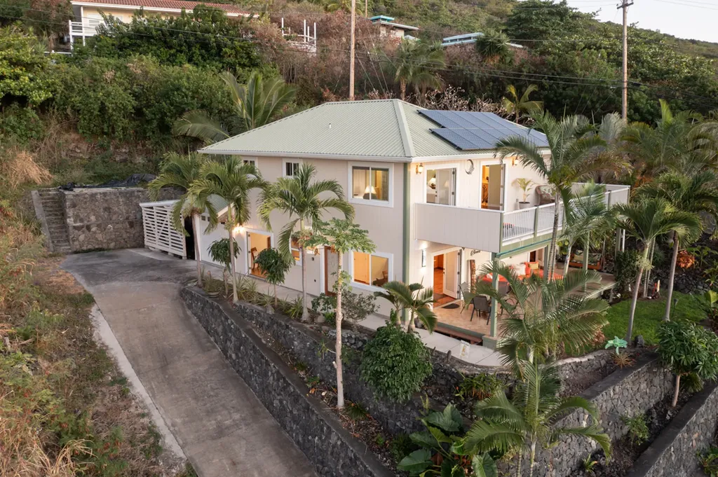 87-3190 Fern Road Captain Cook HI 96704