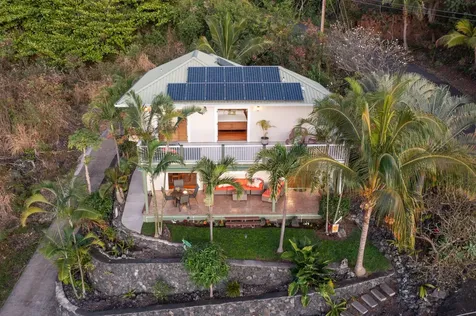 87-3190 Fern Road Captain Cook HI 96704