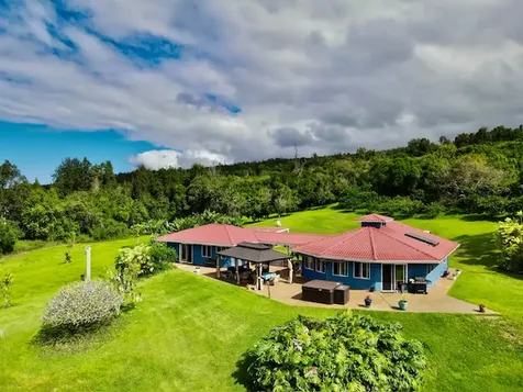 88-1587 Ala Malino Road Captain Cook HI 96704