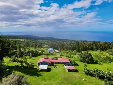 88-1587 Ala Malino Road Captain Cook HI 96704