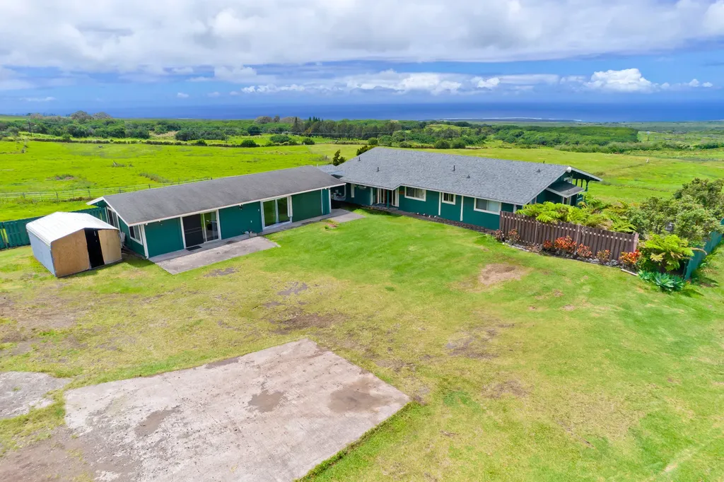 93-7015 Kamaoa Road Naalehu HI 96772