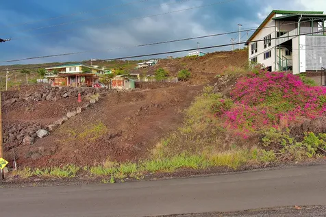 Ewalu Avenue Captain Cook HI 96704