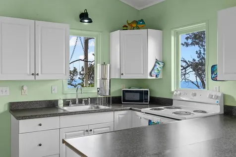 92-8779 Reef Circle Makai Ocean View HI 96737