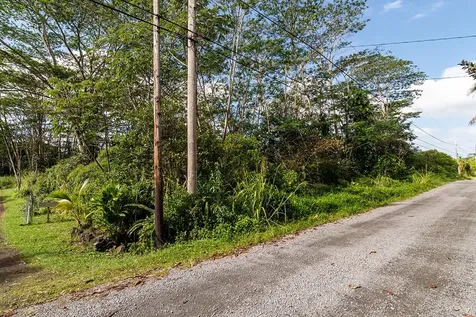 13th Avenue Keaau HI 96749