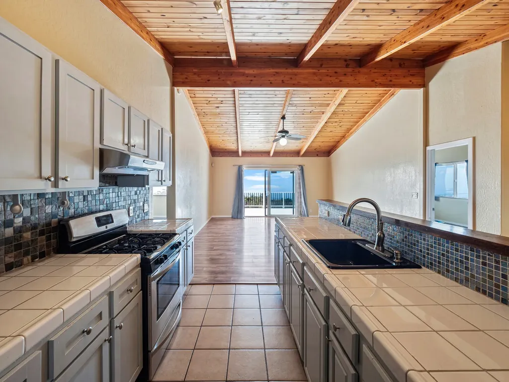 92-8418 Pineapple Parkway Ocean View HI 96737