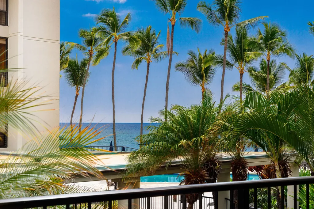 75-6106 Alii Drive Kailua-kona HI 96740