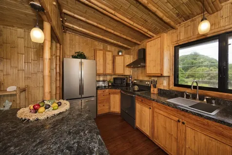 28-3033 Beach Road Pepeekeo HI 96783