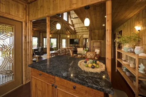 28-3033 Beach Road Pepeekeo HI 96783