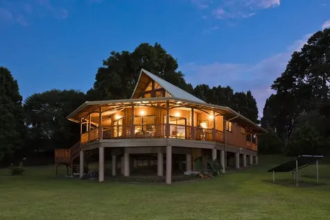 28-3033 Beach Road Pepeekeo HI 96783