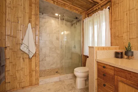 28-3033 Beach Road Pepeekeo HI 96783