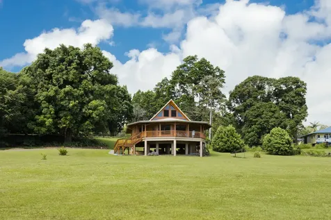 28-3033 Beach Road Pepeekeo HI 96783