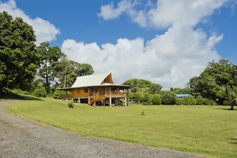 28-3033 Beach Road Pepeekeo HI 96783