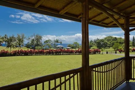 28-3033 Beach Road Pepeekeo HI 96783