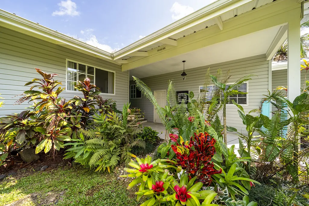 15-1559 19th Avenue Keaau HI 96749