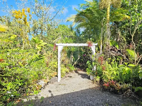 15-1487 16th Avenue Keaau HI 96749