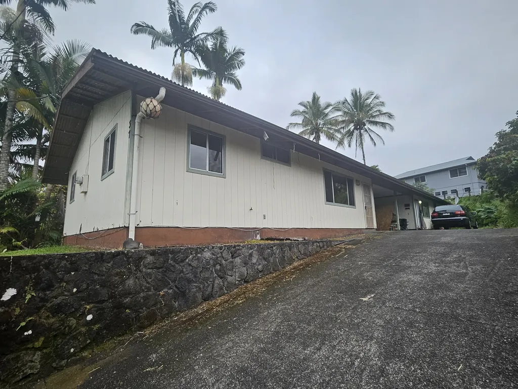 37-a Noio Lane Hilo HI 96720