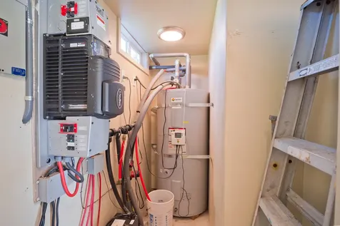 95-6253 Makai Street Naalehu HI 96772