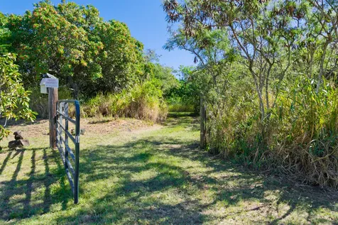 95-6253 Makai Street Naalehu HI 96772