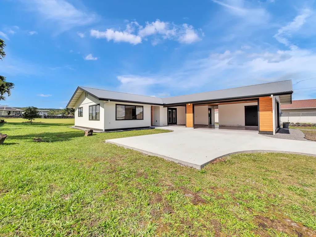 1261-b Haihai Street Hilo HI 96720