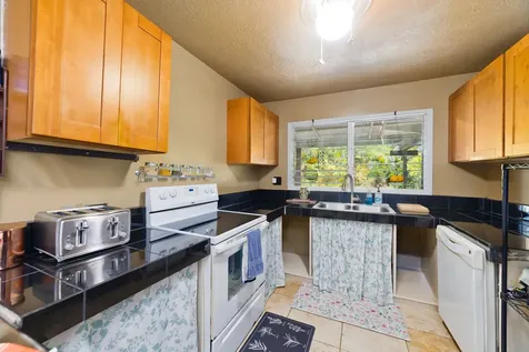 18-7867 N Kulani Road Mountain View HI 96771