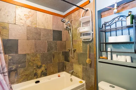 18-7867 N Kulani Road Mountain View HI 96771