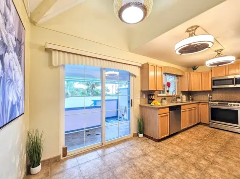 726-A Waianuenue Avenue Hilo HI 96720