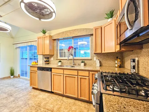 726-A Waianuenue Avenue Hilo HI 96720