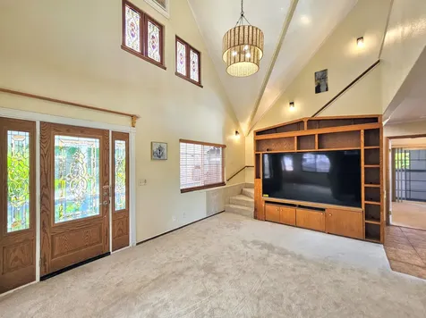 726-A Waianuenue Avenue Hilo HI 96720