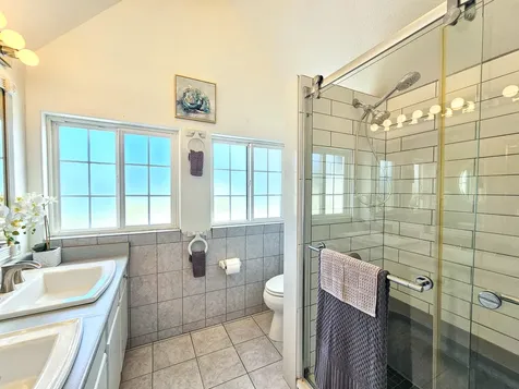 726-A Waianuenue Avenue Hilo HI 96720