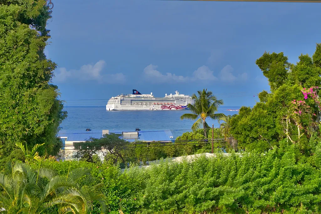 75-5919 Alii Drive Kailua-kona HI 96740