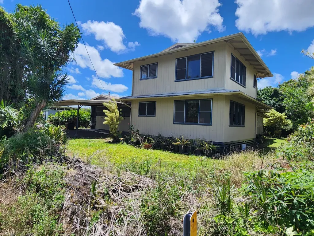 45 Hoomalu Street Hilo HI 96720