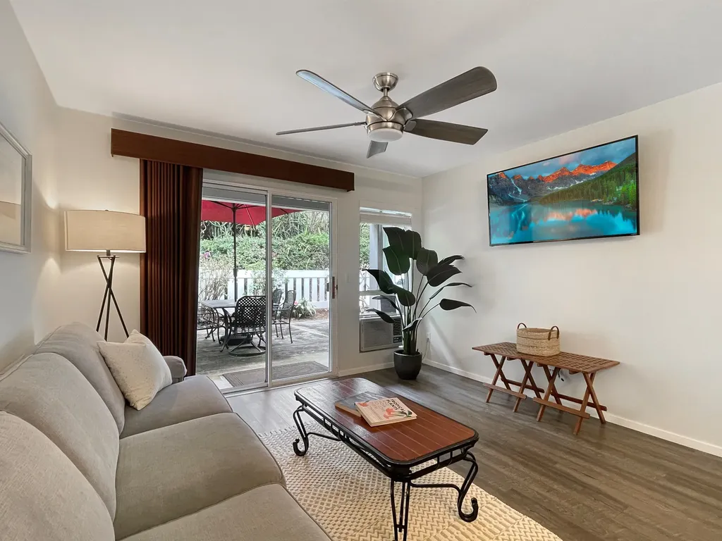 75-6081 Alii Drive Kailua-kona HI 96740