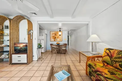 75-6082 Alii Drive Kailua-kona HI 96740