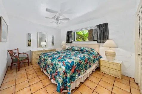 75-6082 Alii Drive Kailua-kona HI 96740