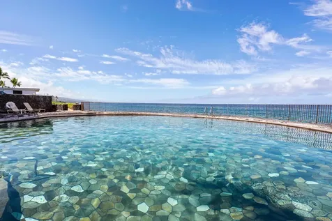 75-6082 Alii Drive Kailua-kona HI 96740