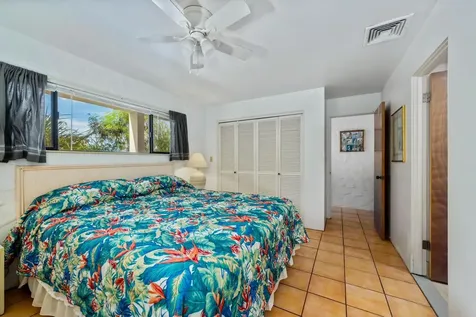 75-6082 Alii Drive Kailua-kona HI 96740