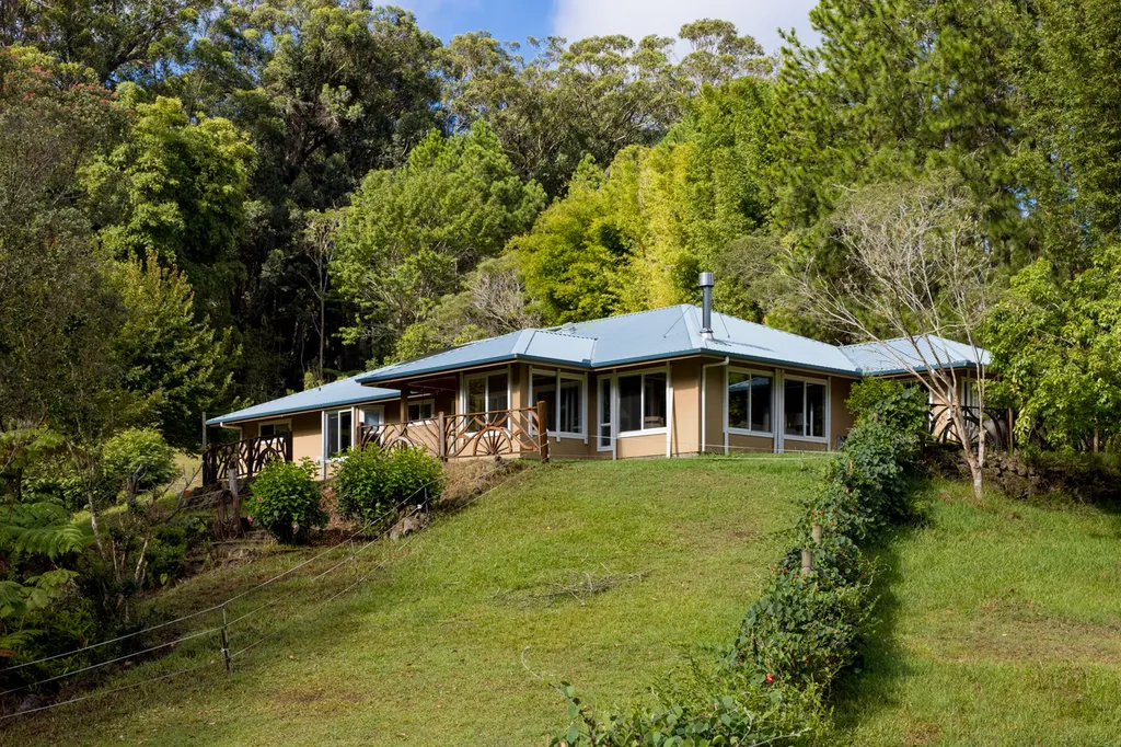 44-4766 Waikaalulu Road Honokaa HI 96727