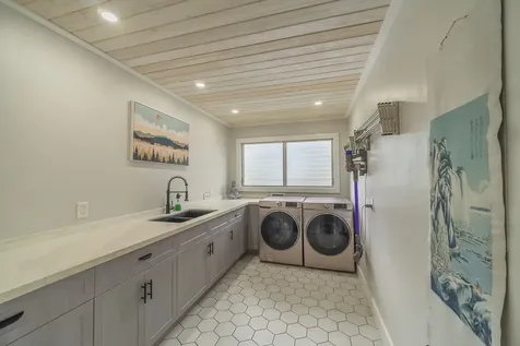 543 Kaanini Street Hilo HI 96720