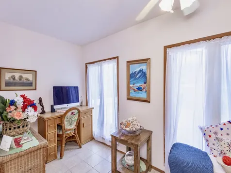 75-6124 Alii Drive Kailua-kona HI 96740