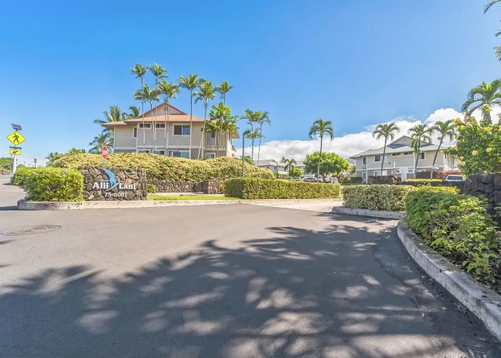 75-6081 Alii Drive Kailua-kona HI 96740