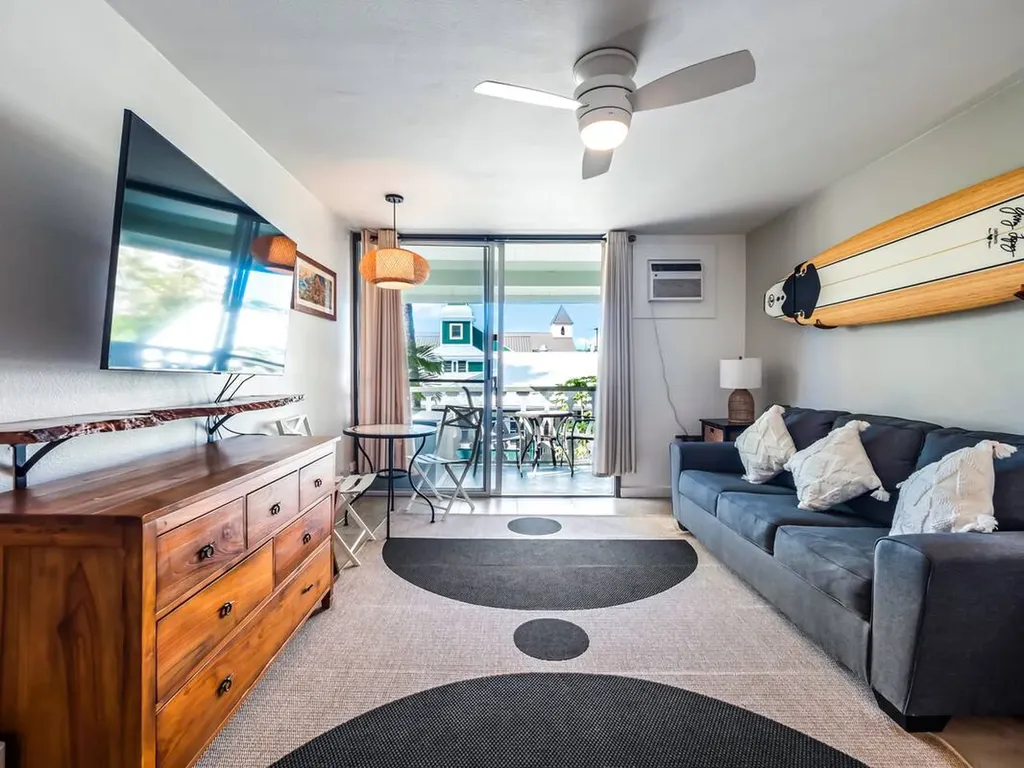 75-5776 Kuakini Highway Kailua-kona HI 96740