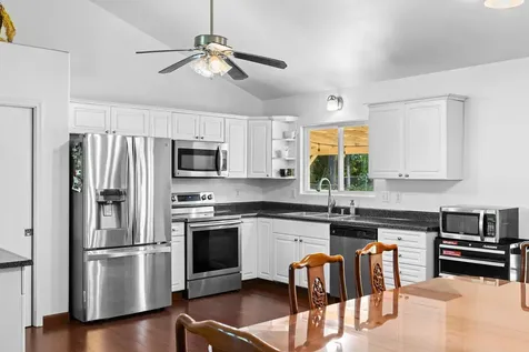 15-1828 20th Avenue Keaau HI 96749