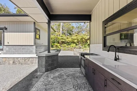 19-4253 Kekoanui Street Volcano HI 96785