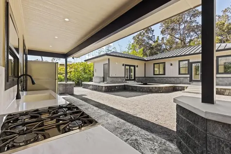 19-4253 Kekoanui Street Volcano HI 96785