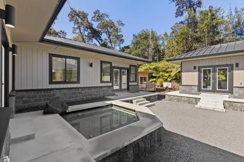 19-4253 Kekoanui Street Volcano HI 96785